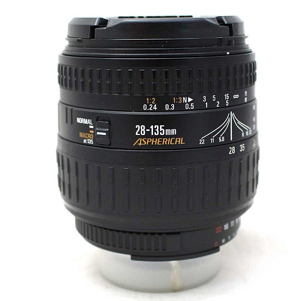 Lente Sigma 28-135mm f/3.8-5.6 Aspherical IF Macro para Nikon D Usada