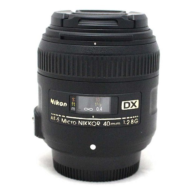 Lente Nikon AF-S Nikkor 40mm f/2.8G DX Micro Seminova