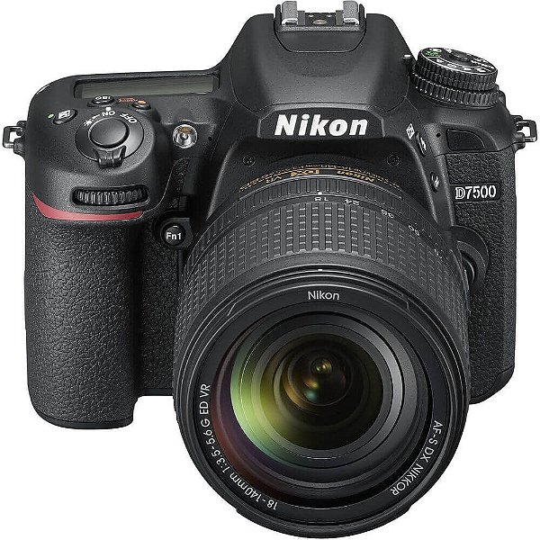 Câmera Nikon D7500 com Kit Lente 18-140mm