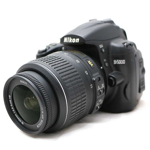 Câmera Nikon D5000 com Lente 18-55mm VR Seminova