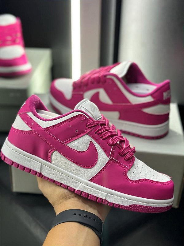 Tênis Nike Dunk Low SB Pink