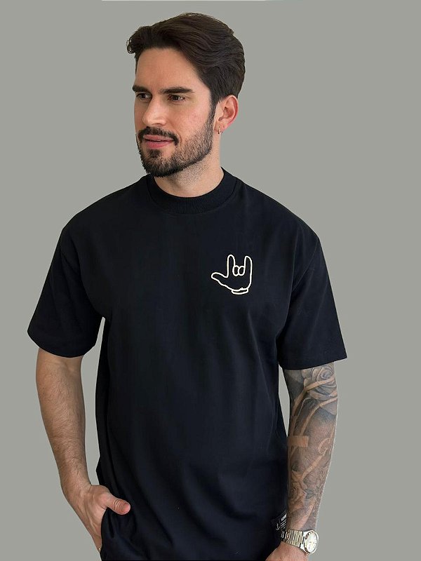 Camiseta TH Over Be Strong Preta