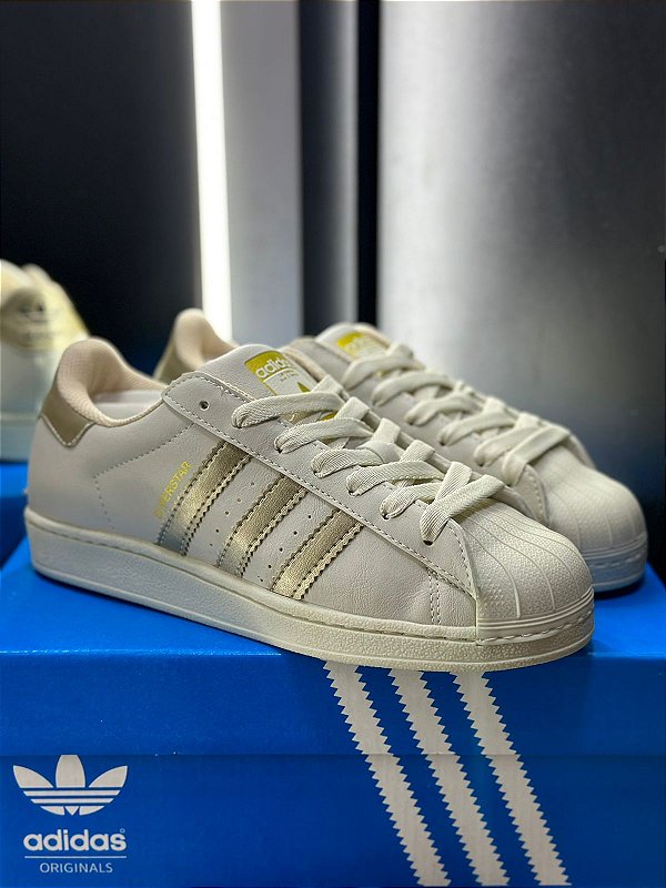 Tênis Adidas Superstar Off/ Dourado