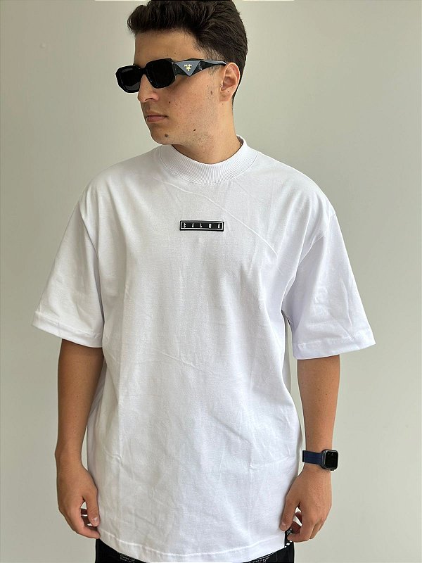 Camiseta Over Calmô Shoulder Branca
