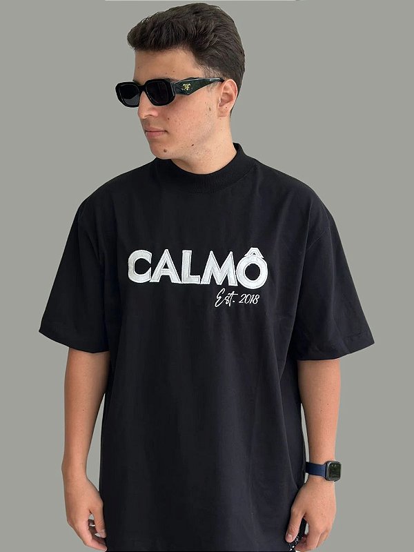 Camiseta Over Calmô Apply Preta