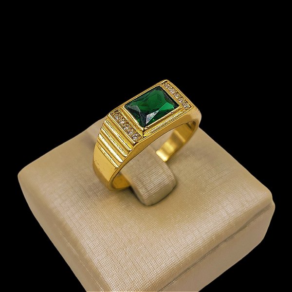 Anel Pedra Verde Cravejado (Estilo Formatura) Banhado a Ouro 18K