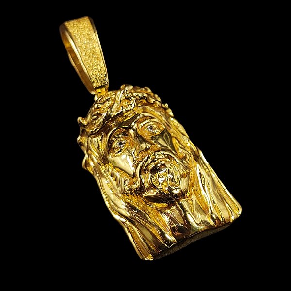 Pingente Rosto de Jesus Olhos Cravejados Banhado a Ouro 18K