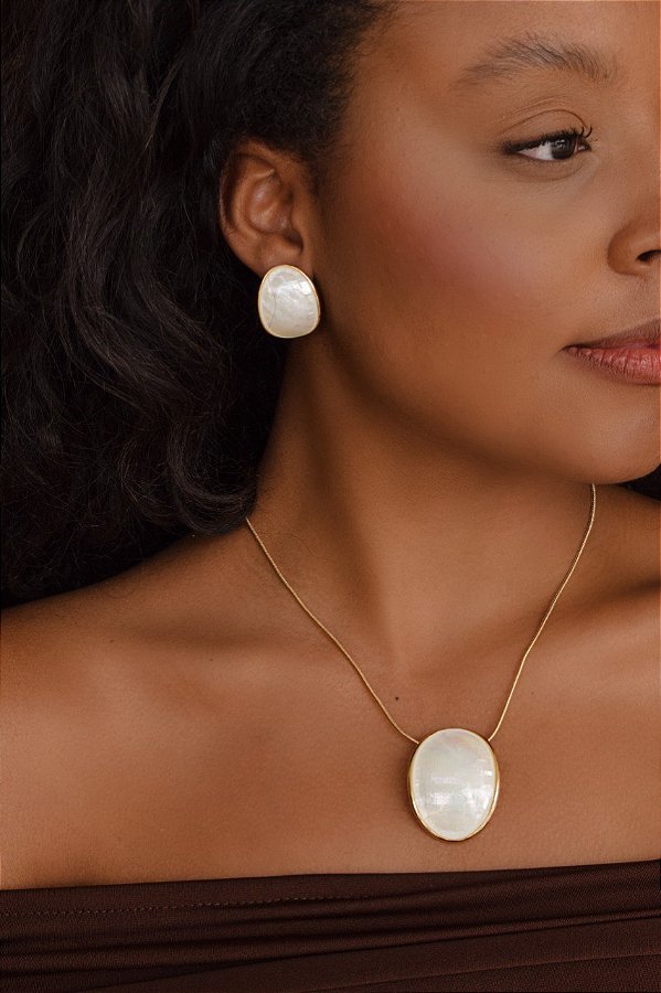 Colar e Brincos Madrepérola Verdadeira Banhado no Ouro 18k