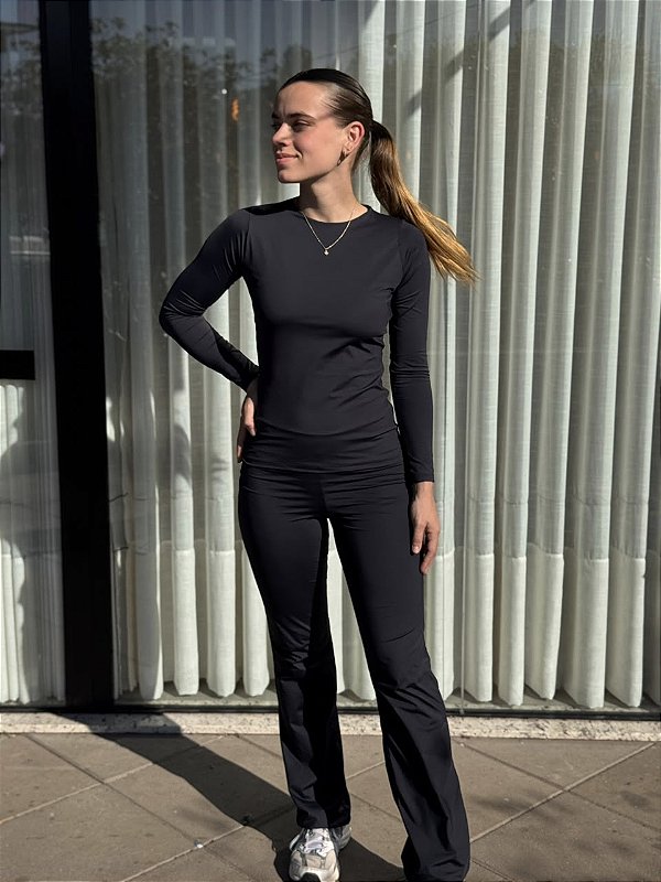blusa de poliamida manda longa