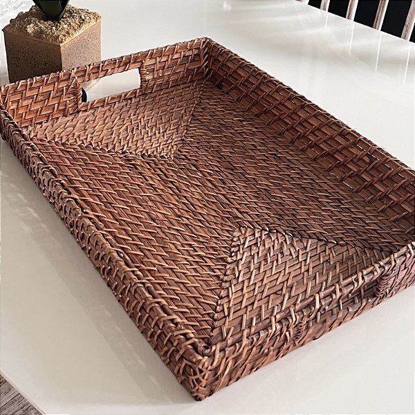 BANDEJA EM BAMBU E RATTAN 57CM