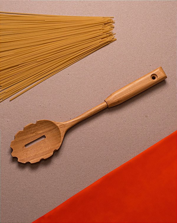 COLHER PARA ESPAGUETE DE BAMBU
