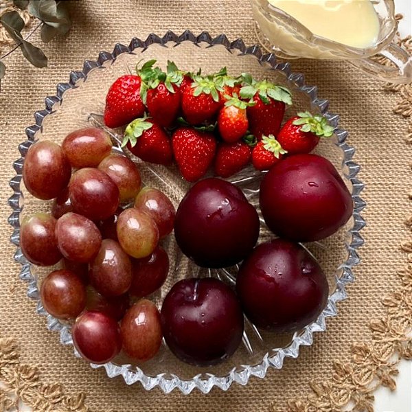 PETISQUEIRA COM 3 DIVISÓRIAS DE CRISTAL