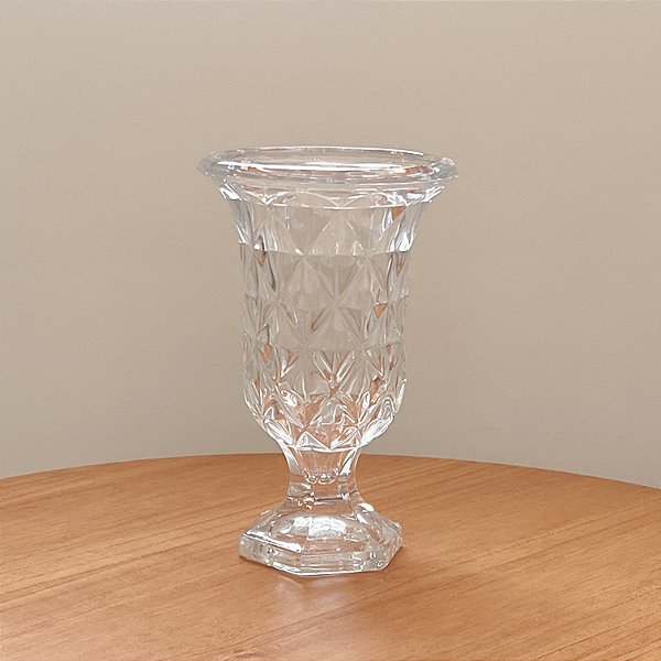 VASO COM PÉ DE VIDRO SODO CALCICO 15X24CM