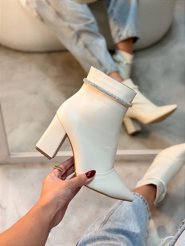 Bota Feminina Namur Off-white
