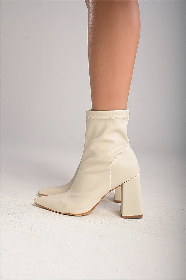 Bota Feminina Giulia Off-white Soft