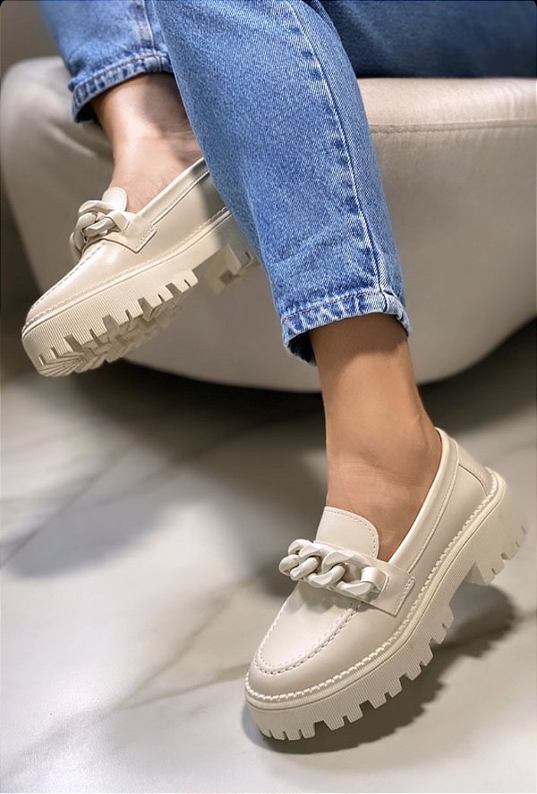 Mocassim Feminino Lola Off-white corrente