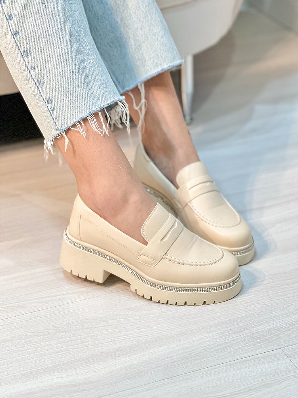 Mocassim Confort Gretha Off-white com strass