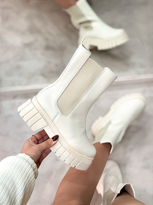 Coturno Feminino Cali Chelsea Off-white em Couro
