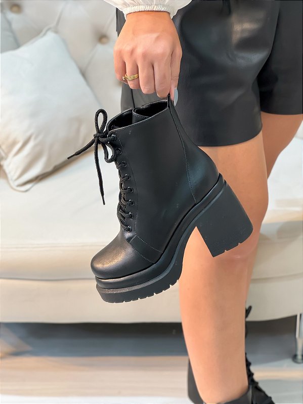 Bota Feminina Plataforma Bruna Preta
