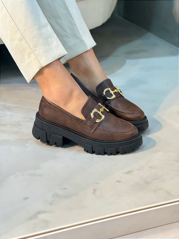 Mocassim Feminino tratorado Beca marrom destroyed