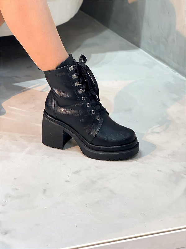 Bota Feminina Bruna Plataforma Preto destroyed