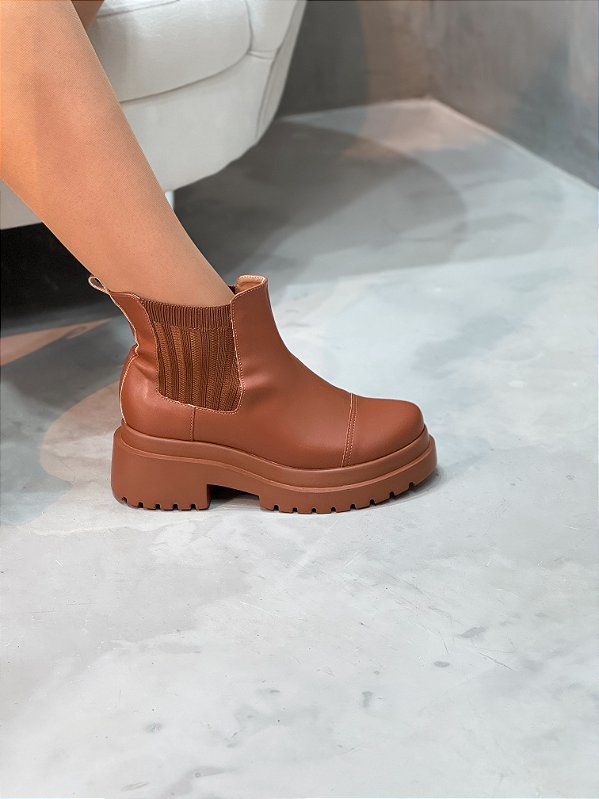 Coturno Feminino Chelsea Camila Camel