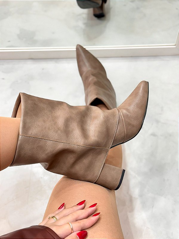 Bota Feminina Capa Samira Taupe Destroyed