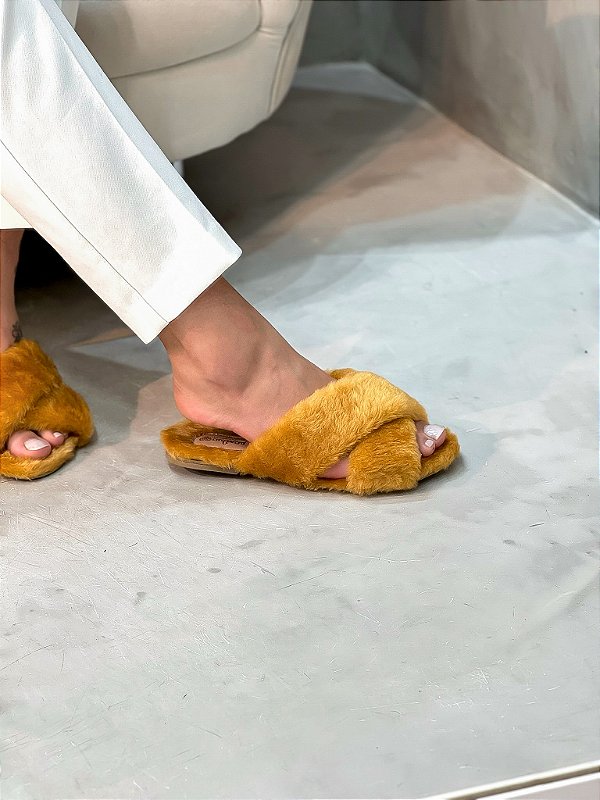 Chinelo de Pelos Feminino Eva Caramelo tiras Cruzadas