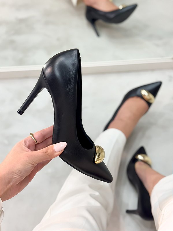 Scarpin Feminino Fernanda Preto em Couro