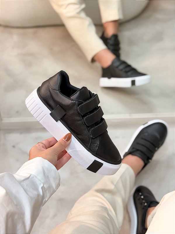 Tênis Feminino Nati Preto em Couro