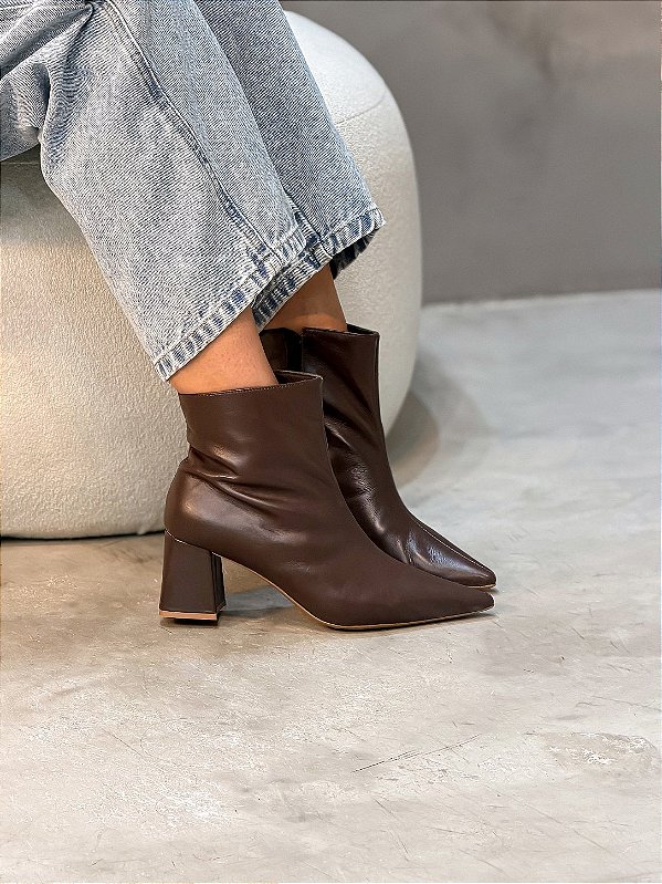 Bota Feminina Cátia Marrom em Couro legitimo