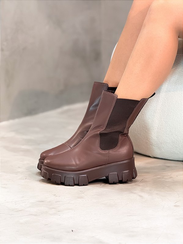 Coturno Feminino Chelsea Laura Marrom