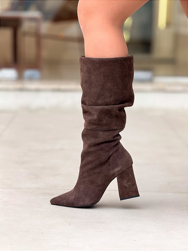 Bota Feminina Slouch Beatriz Marrom Camurça em Couro legitimo