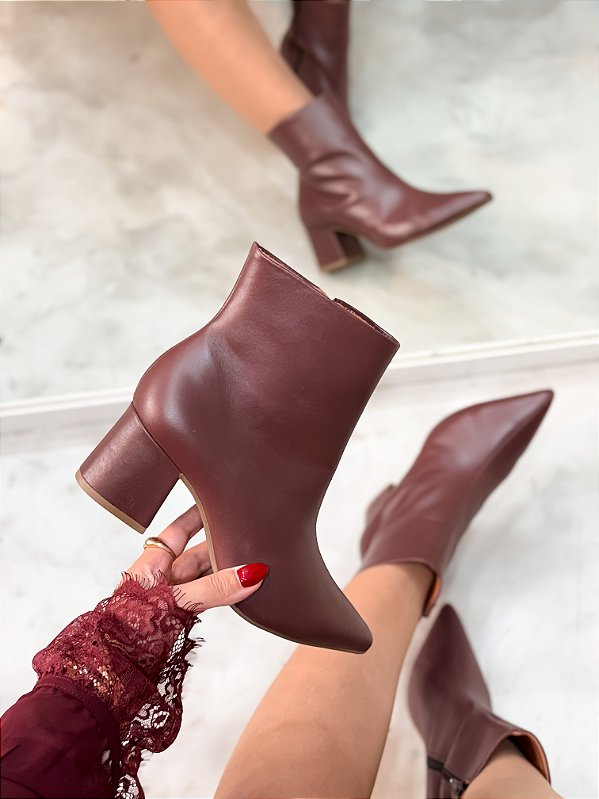 Bota Feminina Livia Marrom em Couro legítimo