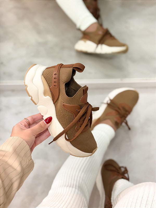 Tênis Feminino Lola Marrom em Meia