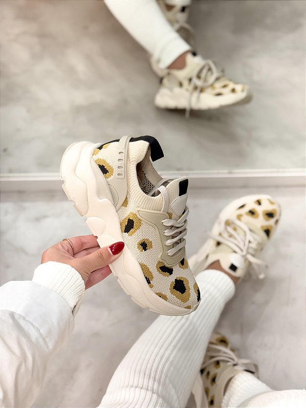 Tênis Feminino Lola em Meia Animal Print
