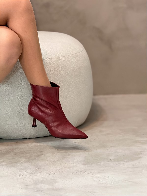 Bota Feminina Kandi Vinho Cano curto em Couro legítimo