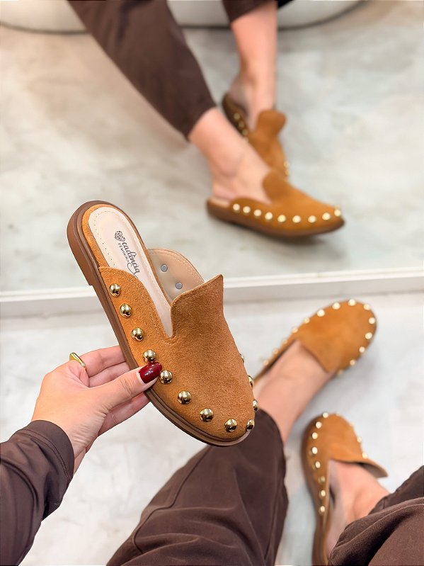 Clog Feminino Dara Caramelo em Couro Camurça