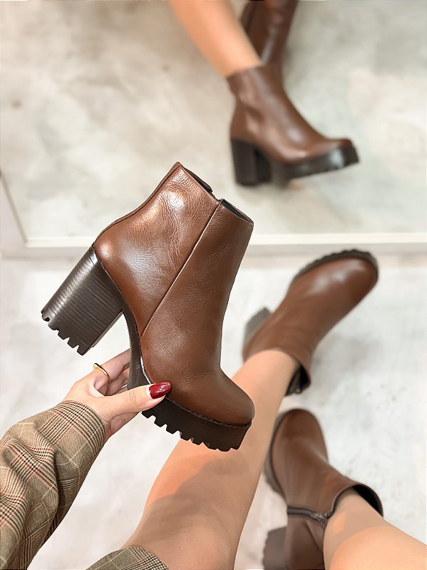 Bota Coturno Tina Marrom em Couro legítimo