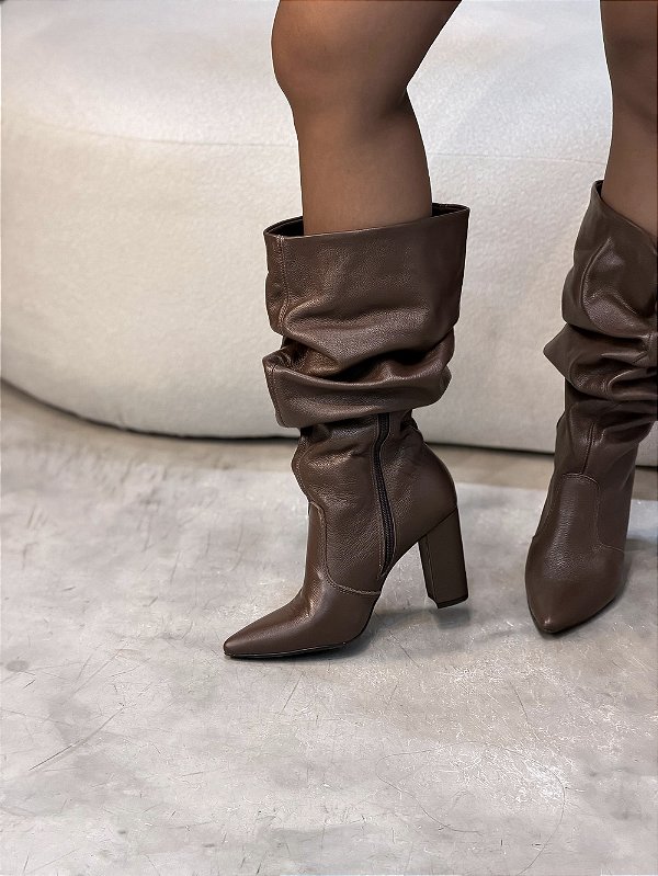 Bota Feminina Siena Slouch Marrom em Couro legítimo