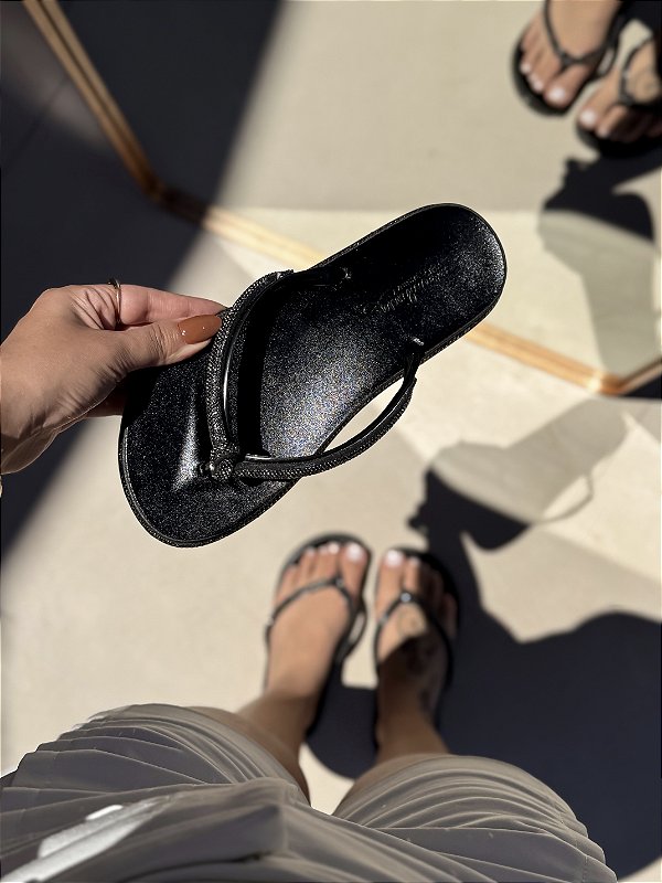 Chinelo com strass Sofi Preto