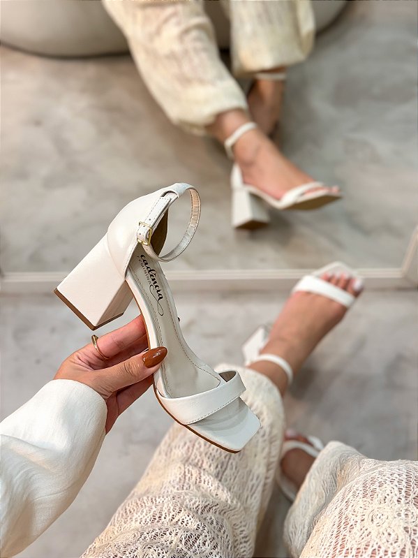 Sandália Feminina Pietra Branca em Couro legítimo