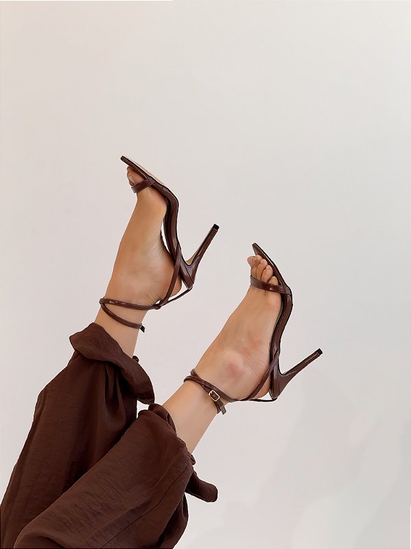 Sandália Leticia Marrom Salto fino