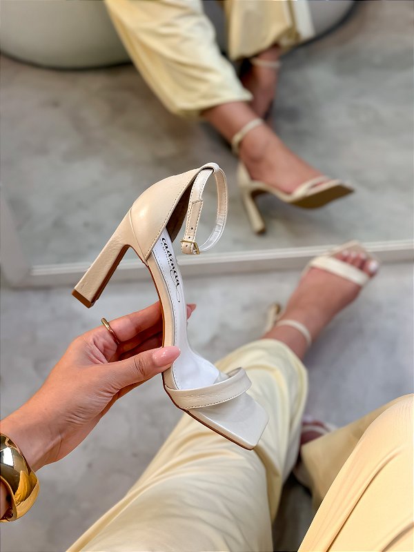 Sandalia Feminina Malu Off-White em couro legítimo