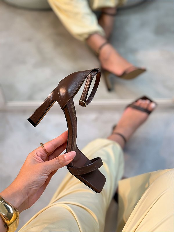 Sandalia Feminina Malu Marrom em couro legítimo