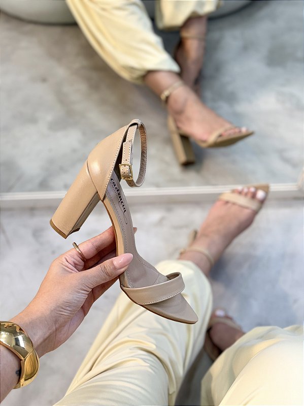 Sandália Lola Nude em Couro legítimo Salto alto