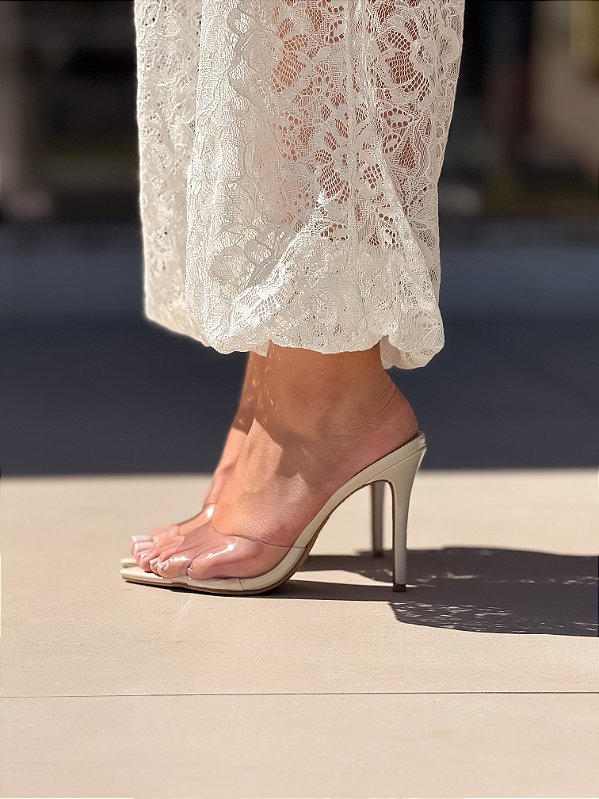 Tamanco Feminino Shay Off-white em vinil