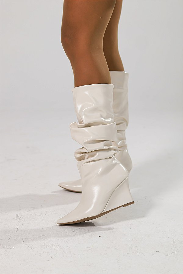 Bota Feminina Evelin Slouch Off-white