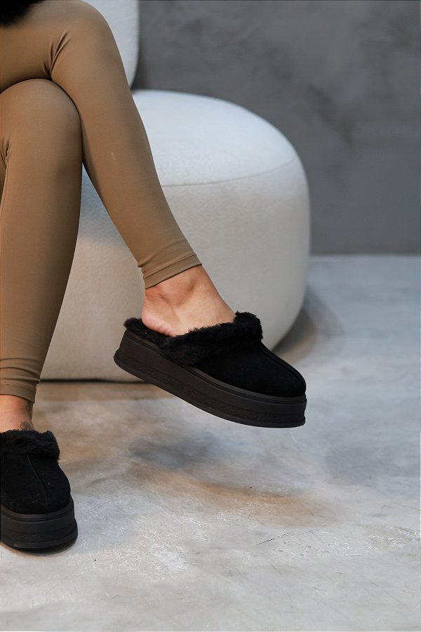 Mule Plataforma Ruby Preto de Pelos