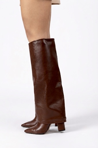 Bota Feminina Samira Capa cano Alto Marrom